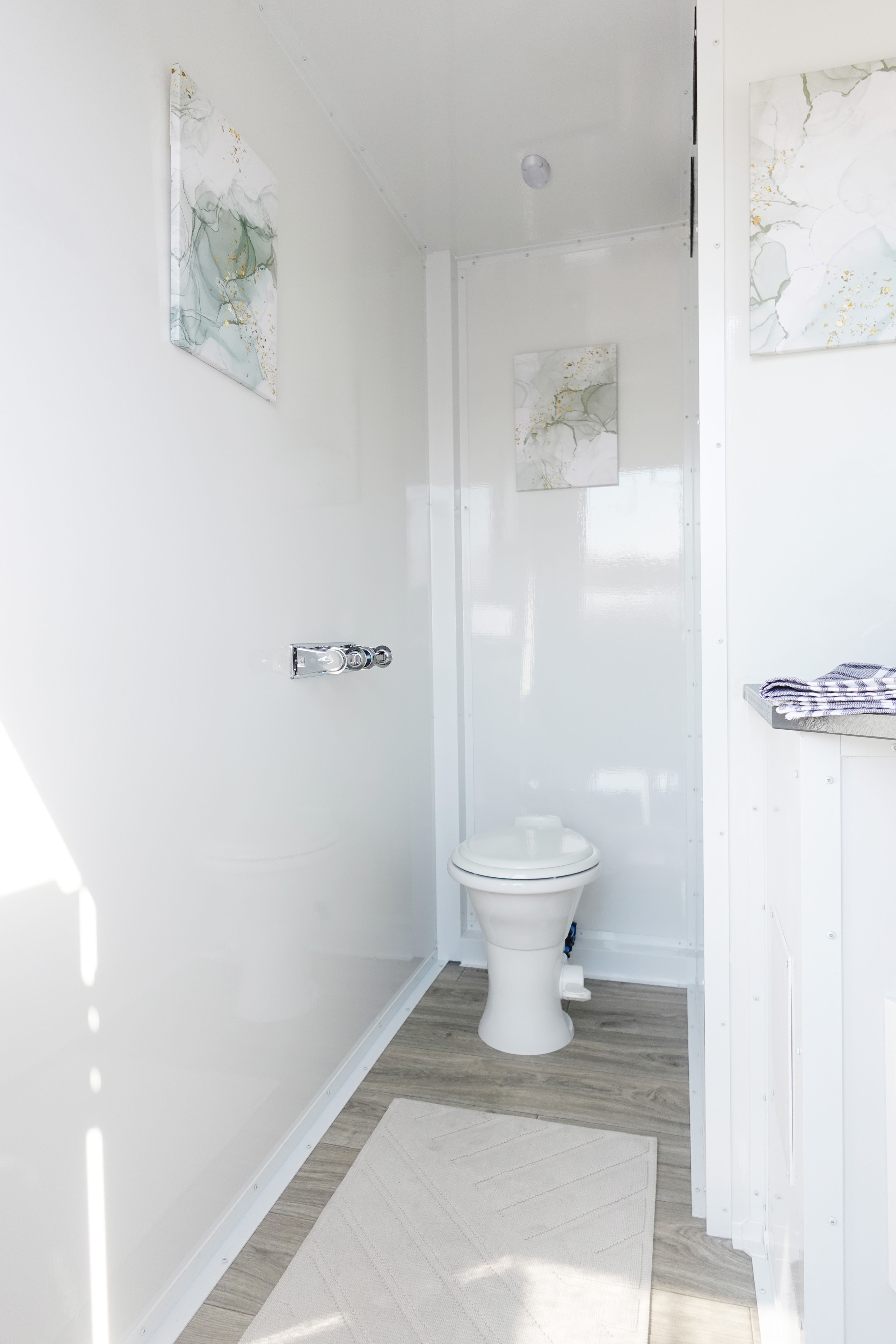 2-Station Trailer interior